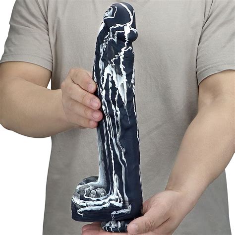 riesen dildo|Oma befriedigt sich selbst mit einem riesen Dildo und ...